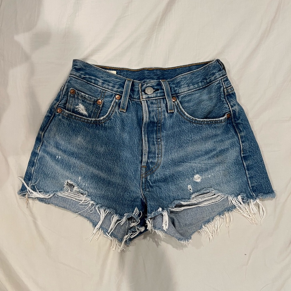 Levi's® Premium
501® HIGH RISE WOMEN'S SHORTS